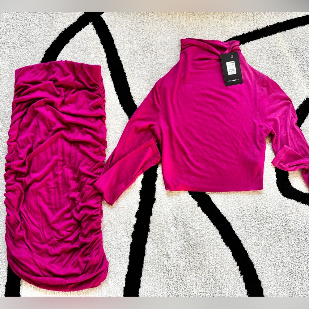 *NWT* FashionNova Fuchsia 2pc Set with Side Ruching Skirt and Crop Top - Picture 2 of 5